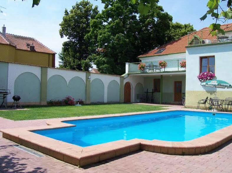 Penzion Barina Dolní Dunajovice Buitenkant foto